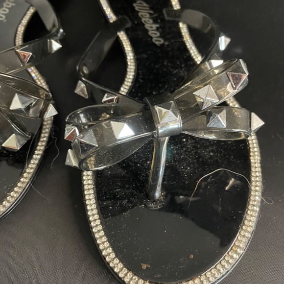 New Women's Size 5 Weeboo, Black Plastic and Rhinestones Flat Sandals - Picture 4 of 7